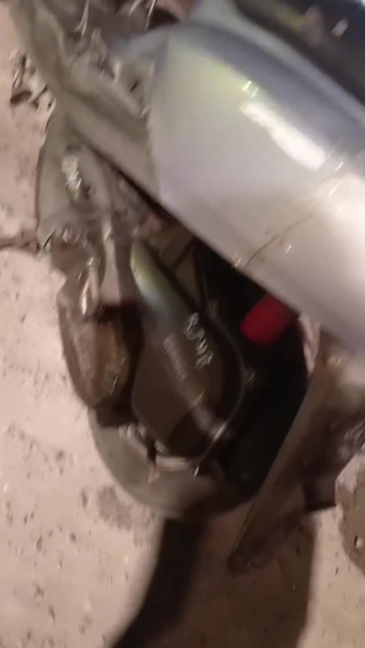 سلام عليكم بريز البيع مكينه شلعه ومعدل سلف وهندر حلوه نظيفه مال بيت ستعمال سعر ٤٥٠ لف مكان دراجه بغداد ***********
