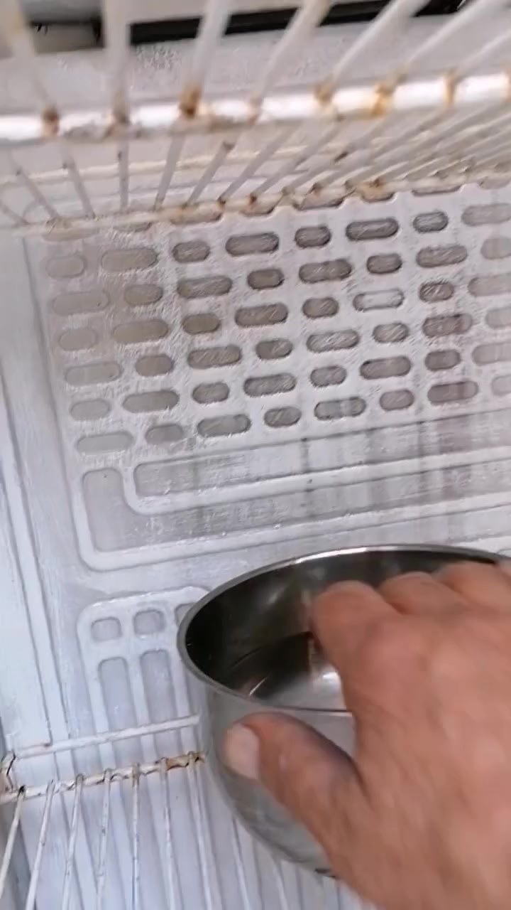 من رخصه صاحب الكروب عارضه تبريدها خير من الله مبدل بيها ماطور جديد السعر ٢٥٠ وبيها مجال الكراده ***********
