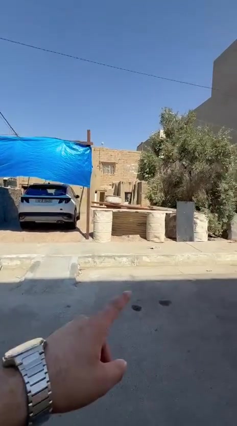 للبيع بيت عكاده يعتبر قطعة أرض ركن في حي الجولان قرب جامع القدوس رقم العقار ٢٨٩٤ الحصوه مساحه ١٨٢.٥ واقع حال ٢٠٠م كما موضح في الصور وبسعر ١٠٠ مليون وقابل للتفاوض للأستفسار على وات ساب *********** أو الأتصال ***********
