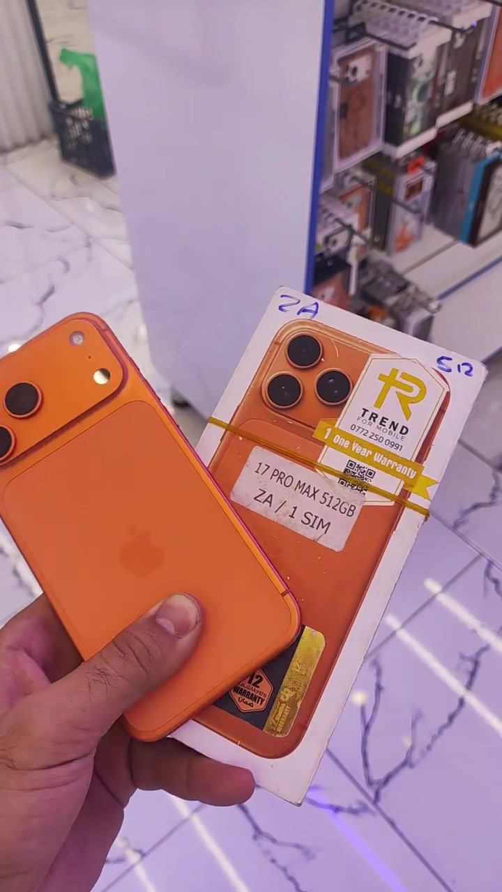 📱 للبيع iPhone 17 Pro Max
🟠 اللون: برتقالي
💾 الذاكرة: 512GB
🌍 الموديل: عربي شرق أوسط
🔋 البطارية: 100%

🔧 حالة الجهاز:
✨ جهاز أخو الجديد، نظافة وحالة ممتازة جداً
مبدل فقط كزاز الشاشة (الزجاج الخارجي)، أما الشاشة الأصلية نفسها مال الجهاز وما مبدلة ولا متغيرة.

💰 السعر: 1,650,000 دينار
🤝 بي مجال للطيبين

📍 الموقع: بغداد – الحرية
🚚 توصيل لجميع محافظات العراق
🔍 الفحص قبل الشراء

📞 للتواصل: ***********
