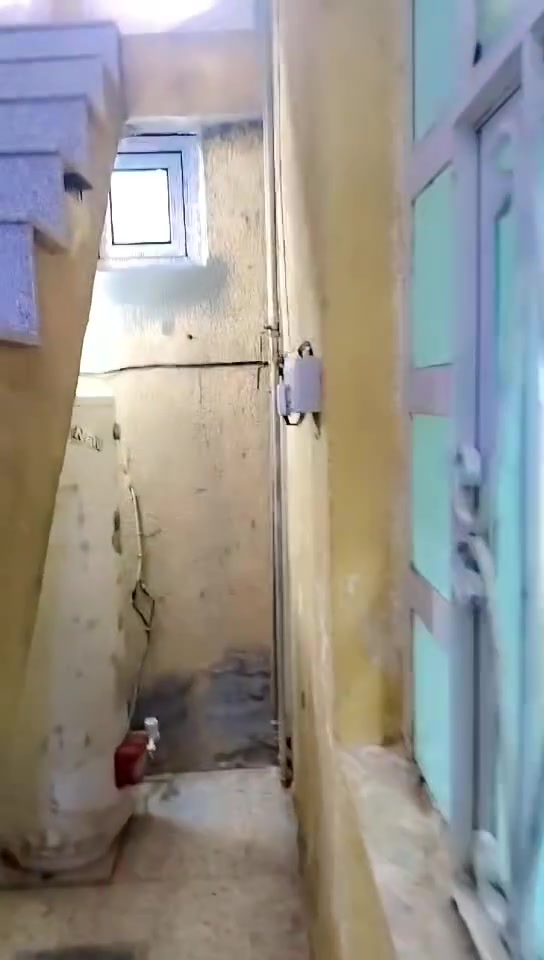 ياالله بيت للبيع مساحة ٧٥ طابق ونص كامل جاهز للسكن مع مراوح وماطور ماء سخان وتانكيات ومغاسل سعر ٨٥ بي مجال اي استفسار مع صاحب الدار ابو احمد***********
