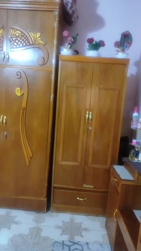 سلام عليكم غرفة نوم صاج ثقيل ونضيفه حيل سعر 950 الف وبيها مجال وكو توصيل ***********

