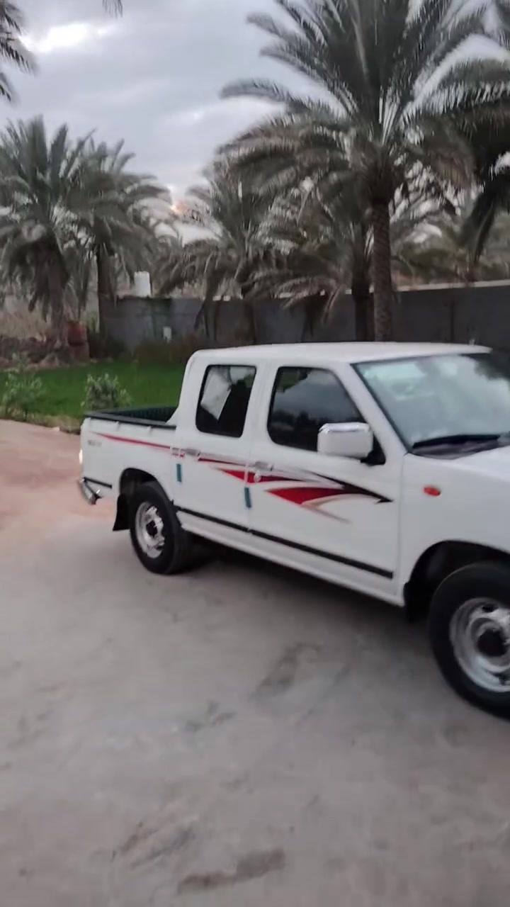 شاحنة • لا تفاصيل