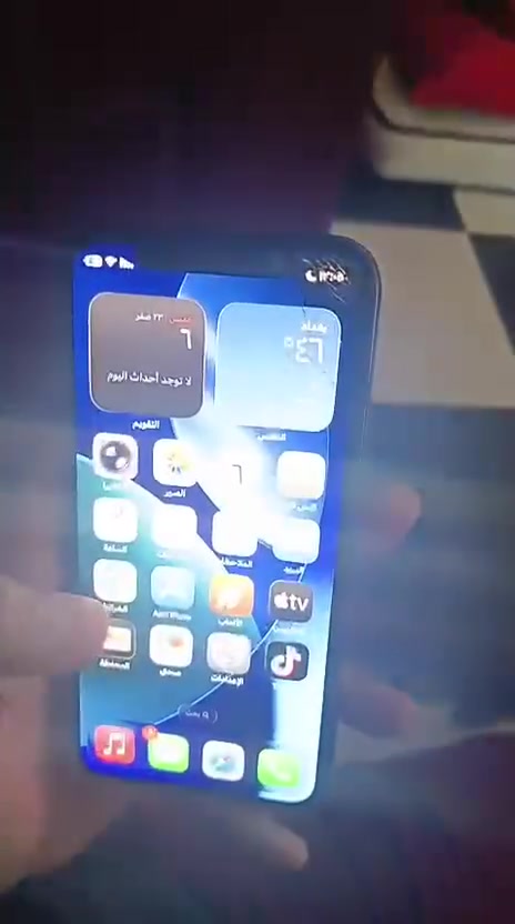 سلام عليكم ايفون 11 برو للبيع
ذاكره 256 فيس ايدي شغال تحكم ازراز حدث فرمت نموذج LLA امريكي مابي مشاكل شاشه سلسه موضحه بل فديو وبيهه كسر بل كلاس شاشه بلاديه الاصليه مال ابل  وضهر مكسور من جوه بطاريه بلاديه مال ابل جهاز ممفتوح سابقآ بس واكع مني عنوانه حي الجهاد سعره مناسب ✅راسل خاص او عل رقم ***********
