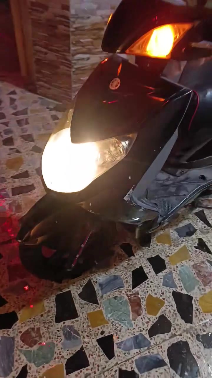 السلام عليكم شباب 
دراجه سكنس فحل كوري دراجه خير من الله مكفوله برغي ما مفتوح بيها دراجه ما صارلها هواي من نازله رمبه الله شاهد دراجه خير من الله صافيه والمقطع موجود الدراجه اوراق كامله  
السعر /900وبيها مجال للطيبين 
الموقع / بغداد المدينة الصدر قطاع 46 
الرقم / ‏‪***********‬‏
