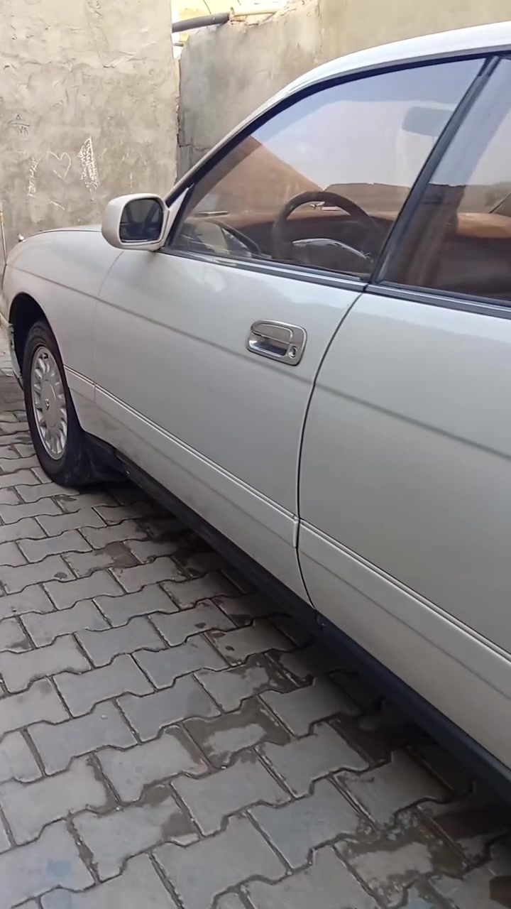 السلام عليكم بطه كراون مديل 92مكفوله من الكص والنقل كير ومكينه خير من الله تبريد وي السويج مداور ثاني يوم فقط بيه ضربه باالجاملغ الخلفي ومصلحه بدون كص شاشه وكامرة دبل سماعات كهربائيات كله شغاله مراوس براس الثور حسب القناعه هذا رقمي للاستفسار***********📞
