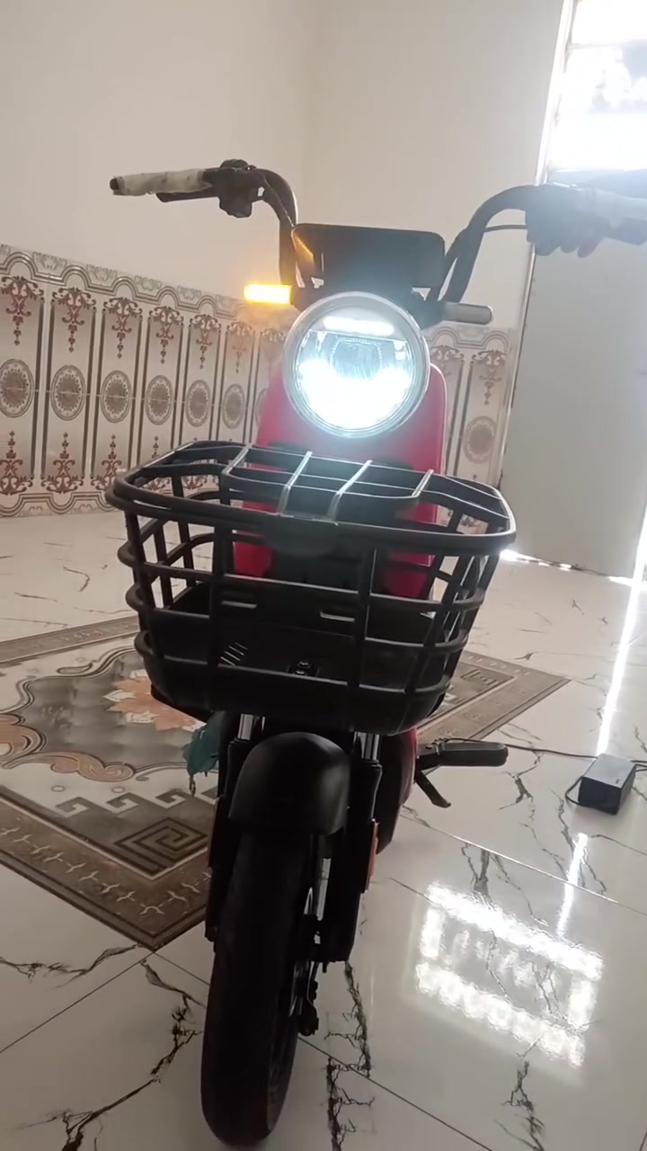 سلام عليكم دراجة شحن البيع شرط برقي ما مفتوح بطاريه كامل مواصفات الايت +دبل شاره +بك الايت+هورن كامل مواصفات دراجه رايان +بصمه سويج  حجم 14 السعر  400 وبيهه مجال الرقم *********** بي واتساب وبيك خير ودلل
