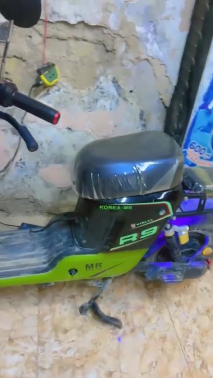 🛵 للبيع دراجة كهربائية R9 – خمس بطاريات
🔋 5 بطاريات
⚙️ 4 سرعات
🔄 عكس / R
💡 إنارة وإشارات
🛞 دسك أمامي
🧺 سلة أمامية
📌 الحالة: جيدة، بيها شوية شغل بسيط
🎮 بدون ريموت
💰 السعر: 225 ألف دينار قابل للتفاوض البسيط
📍 المكان: بغداد
السعر 225 ألف، والمجال بسيط للشراي فقط.
°°°ملاحضة عوزهة فقط عقل عطلان بيهة
عنواني الشعب تواصل) ***********)
