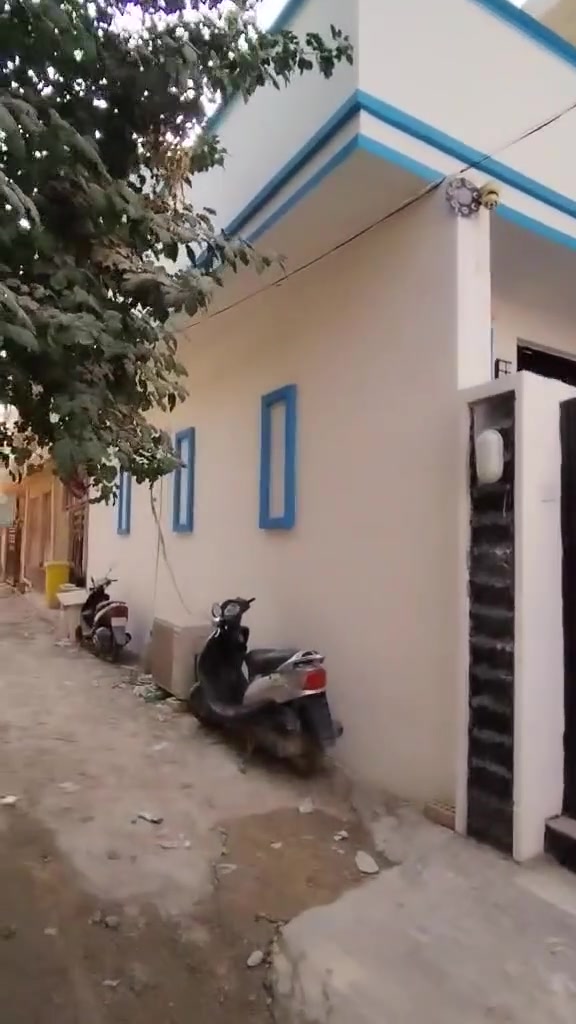 سلام عليكم دار للبيع مساحه ١٠٠ متر الطي نزال خزعل بناء حديث بيع مستعجل تم تنزيل السعر (١٢٥ مليون) بسعر بيت ٥٠ متر واتساب (***********)
