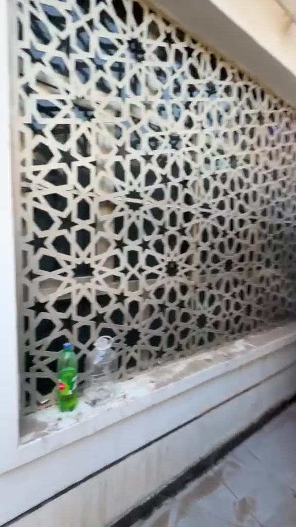 سلام عليكم بيت 100 متر الواجهة 5 نزال 20 بيت جديد و متعوب عليه بناء حديث على ايدي الله يشهد الطابق الاول استقبال و صحيات ومطبخ و هول و غرفة الطابق الثاني غرفتين نوم نضام سويت موقع البيت سكينا شارع المكاتب ب بدايه شارع تبليط و خير و مرتب مقاطعه 9/2
السعر 137 و بي مجال
***********
