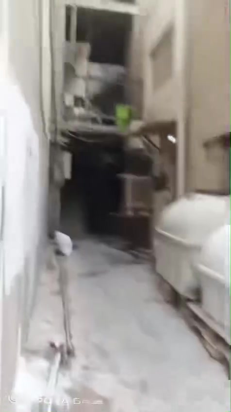 شقة للعوائل • خلف مصرف الزويه • إيجار مناسب