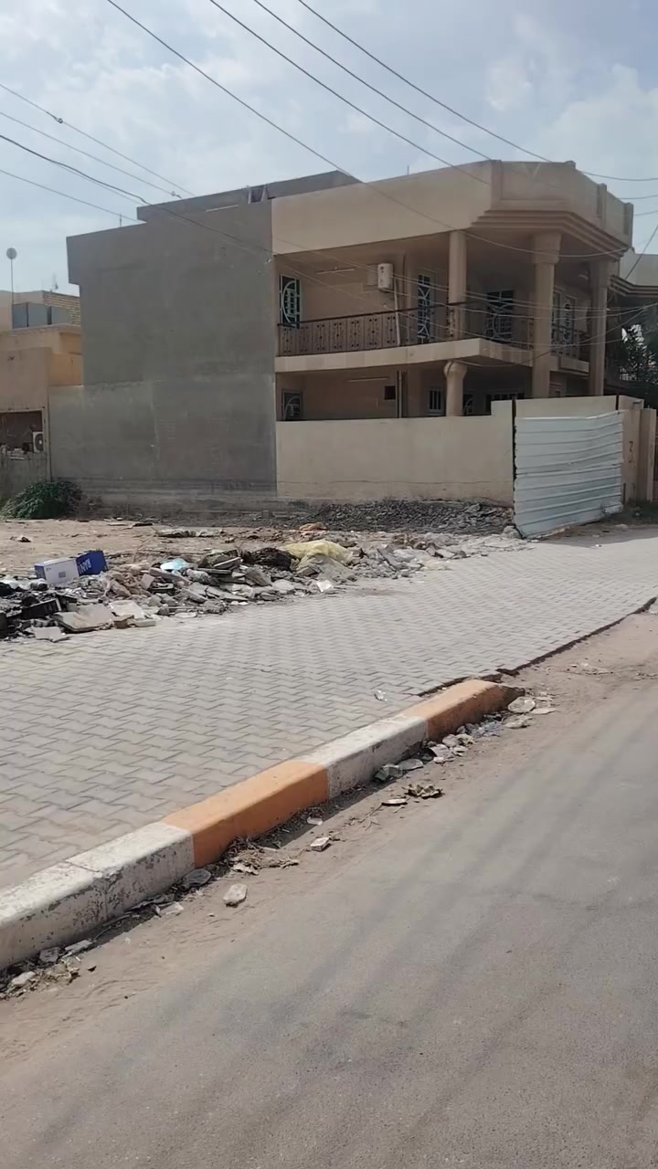 🥀 قطعة للبيع حي الوحدة شارع لكرزات قرب شارع رئسي

🥀 القطعة ركن على شارعين 15 متر سنتر حي الوحدة 

🥀 مساحة 350 متر  الواجهة 20 متر ولوجه ثاني 17.50

🥀 ارصفة مقابيل لقطعة  عرض 3 متر  مسحوب ماء ومجاري

☎️***********/////***********
