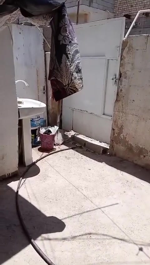 السلام عليكم ورحمة
بيت للبيع مساحة ١٠٠ متر مربع
منطقة التأميم شارع جبور
السعر ٣٠ مليون وبي مجال
رقم هاتف ***********
