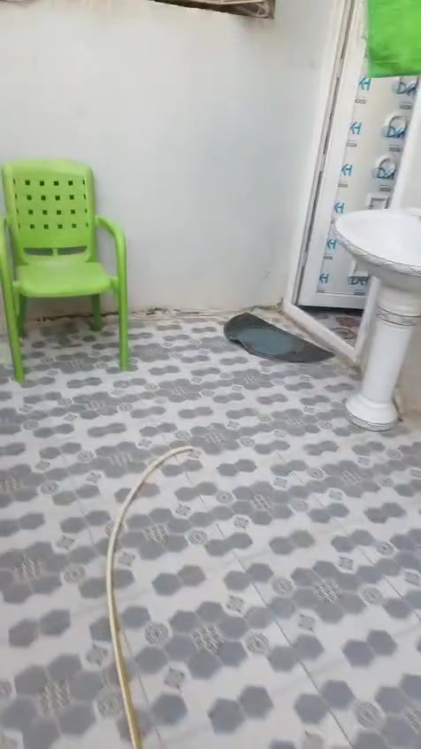 السلام عليكم بيت للبيع حي الشهداء وراء سعد المحامي مباشره مساحه البيت 135 مربع صف الكريم البنيان حديث من 23 مبني تفاصيل اكثر اتصال على رقم الهاتف ***********
