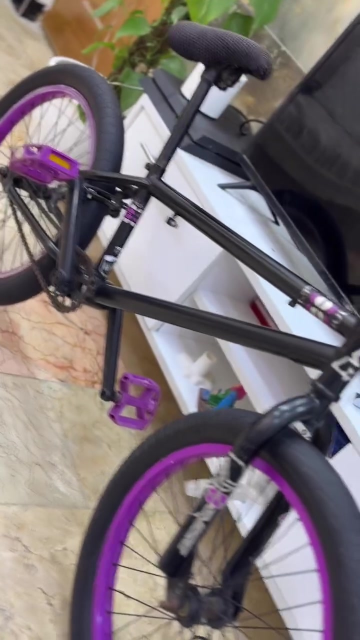 السلام عليكم بايسكل Bmxأبو الحركات للبيع بايسكل فول نضافه شوفه عينك السعر 100 مكاني بغداد الامين الرقم /***********
