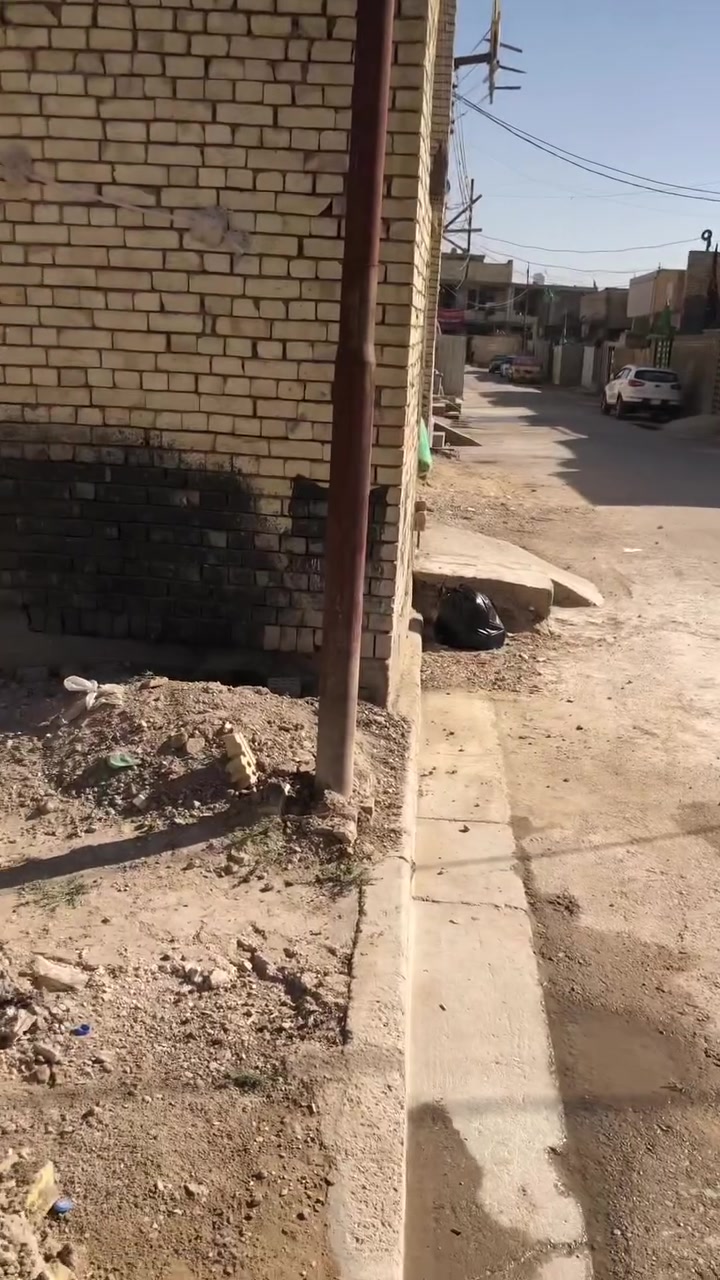 دار للبيع مساحة ٥٠متر رئاسة العبيدي شارع عشرين خلف معمل الببسي بناء جديد زراعي سند ٢٥
***********
