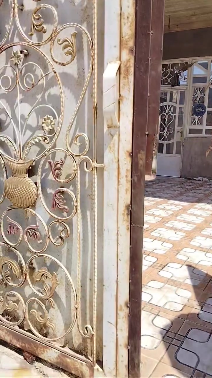 دار للبيع طابوصرف عنوان الحمزه الغربي حي عدنان مساحه 180متر السعر130 وبي مجال للاستفسار ابويوسف العنزي للعقار ***********
***********
