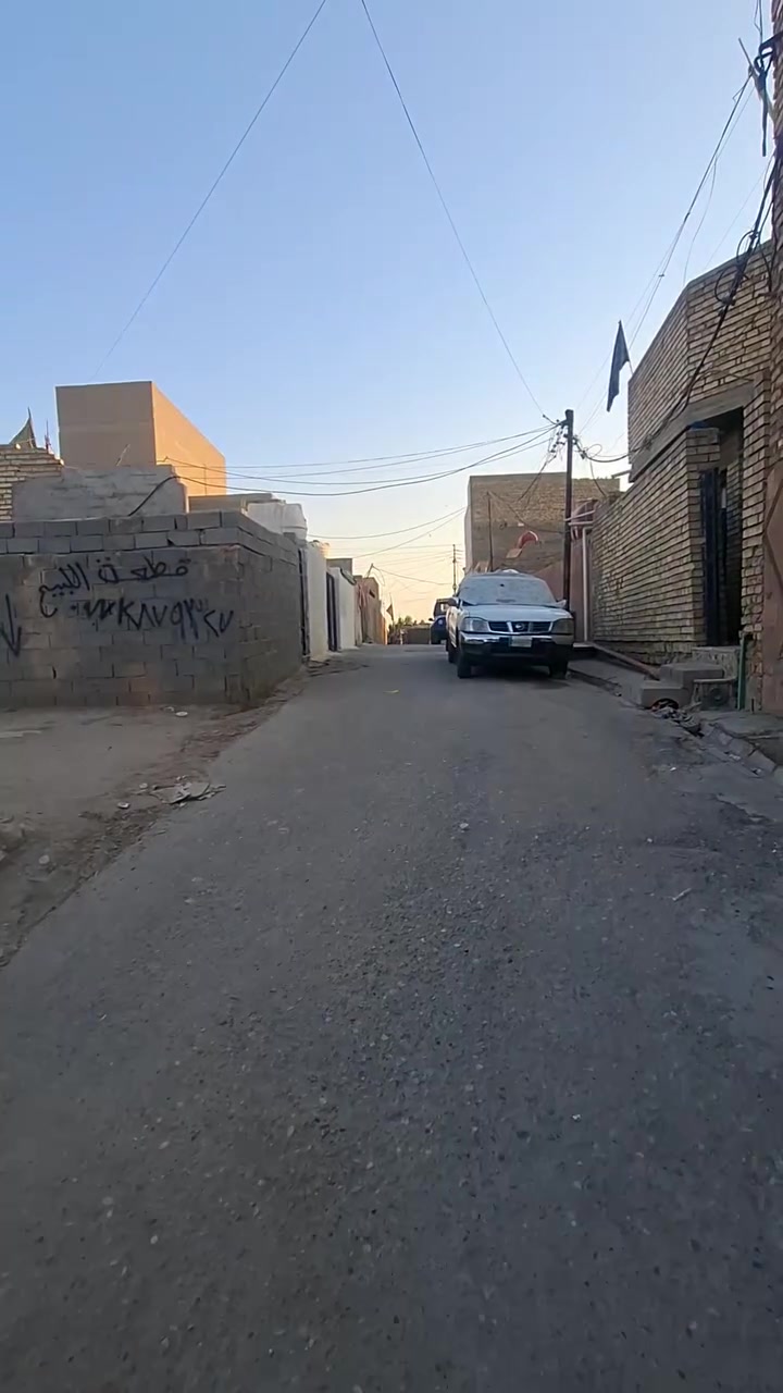 الطيبين السلام عليكم  دار للبيع 
مساحته(105م) عرض 5نزال21
اساس رفت طابق واحد  بنا درجه
 مستقبلين محسب  3غرف فوك وضايف جسور مخفيه
البيت نقصه محجر وشد ماطور وتانكي
خوان ممتواجد عل فيس 
رقمي *********** شراي يتصل وبخدمتك
