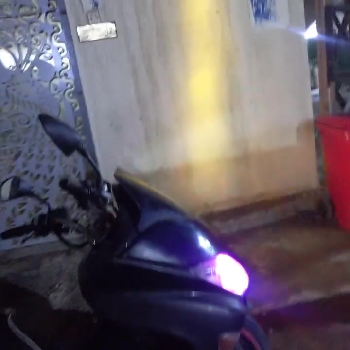 دراجه فورزه صفر تسعه عليها ادامه كامله قبل يومين بدلت ملف الشحن واتر بم فيت بم لايت زنون ٤الوان كلاجات كلها جدد ترايك للبصرة محرك لاصرف ولاتبخير صالنصه رياضي  مكاني الشعب ***********واتساب السعر ٩٠٠ الف
