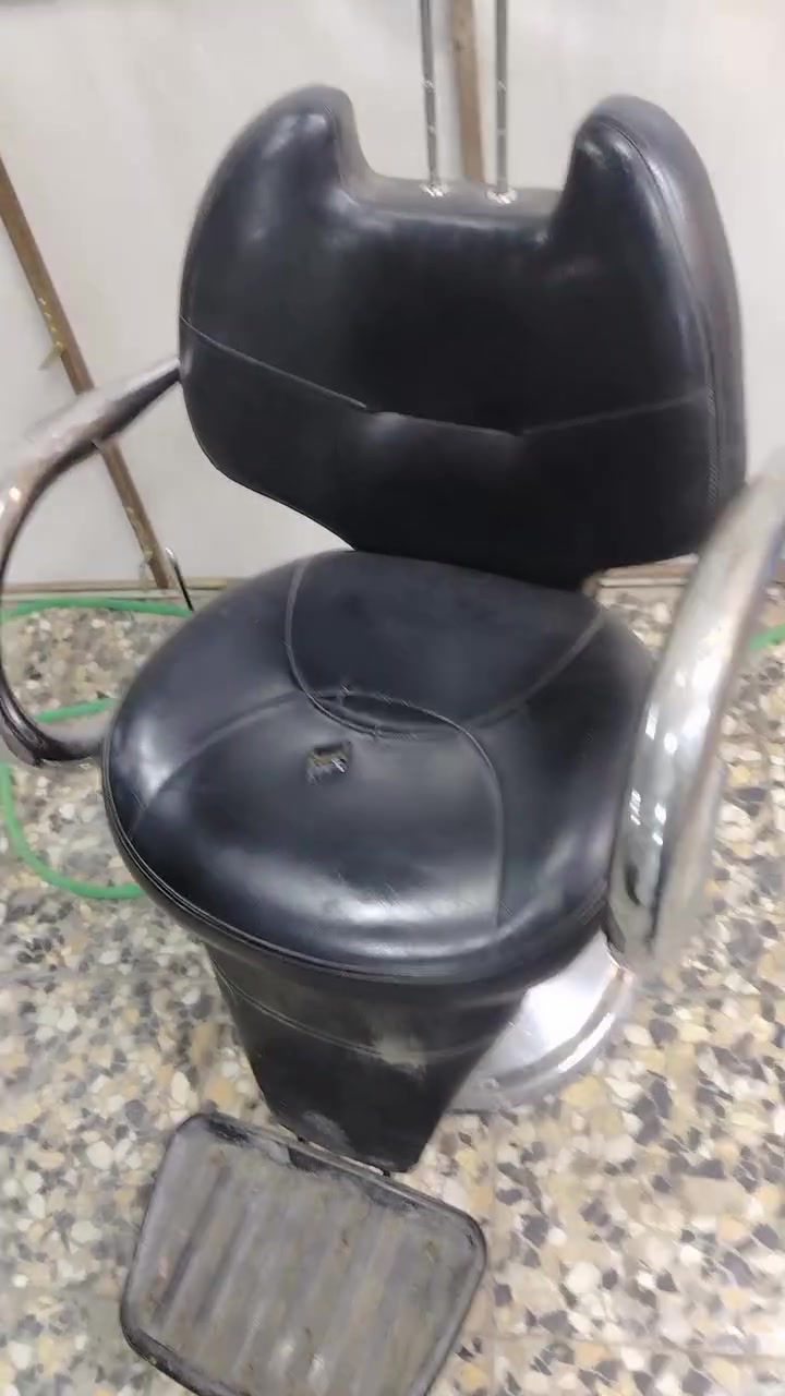 كرسي حلاقة • البلديات الضباط