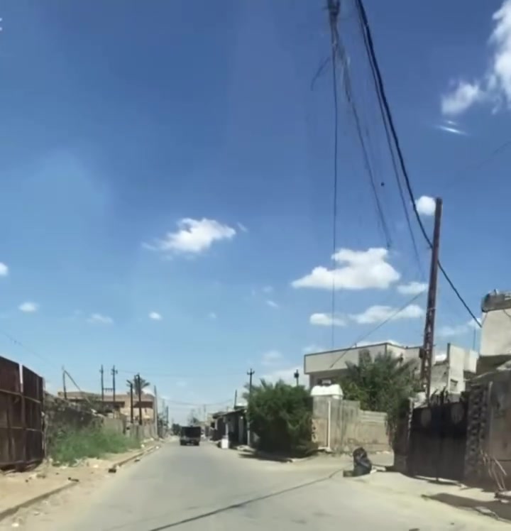 السلام عليكم كاع 100 مربع بصف الركن قرب جامع الصدرين بدايه شارع حجي بحر منطقه متكامله كهرباء ماء تبليط مجاري مستوصف مدرسه باقيه بس هيه مامبنيه 
الاستفسار ***********
