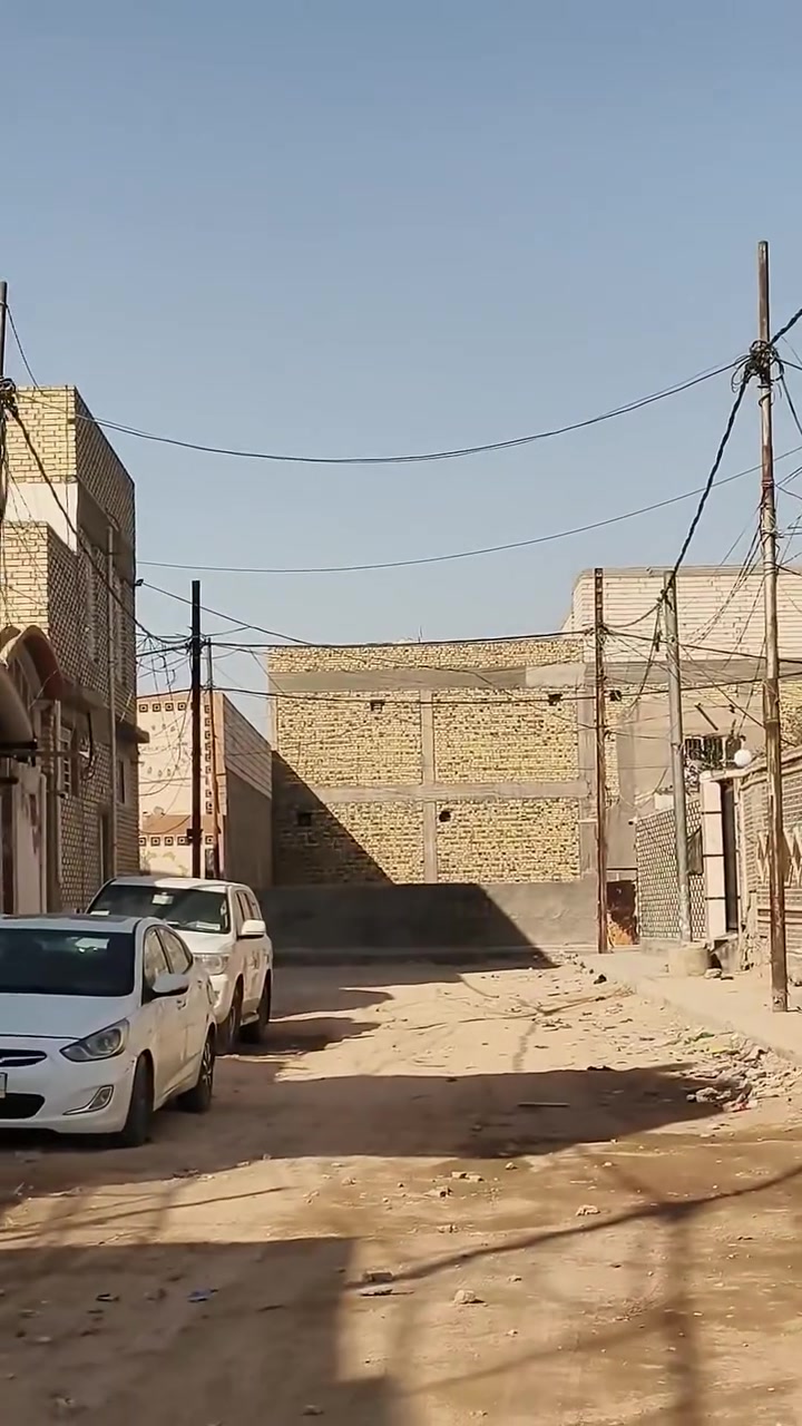 بيت ١٠٠ متر للاجار ب الحولي بشارع ٣٠ الاول اول مطب على ايدك اليمنه خلف اسواق سلة البيت متكون من استقبال معزول و صاله و مطبخ و فوك غرفه سويت و صحيات داخلي و خارجي البيت كاشي و سيراميك السعر ٣٠٠ الف وهذ رقمي *********** والله يرزق الجميع ان شاء الله
