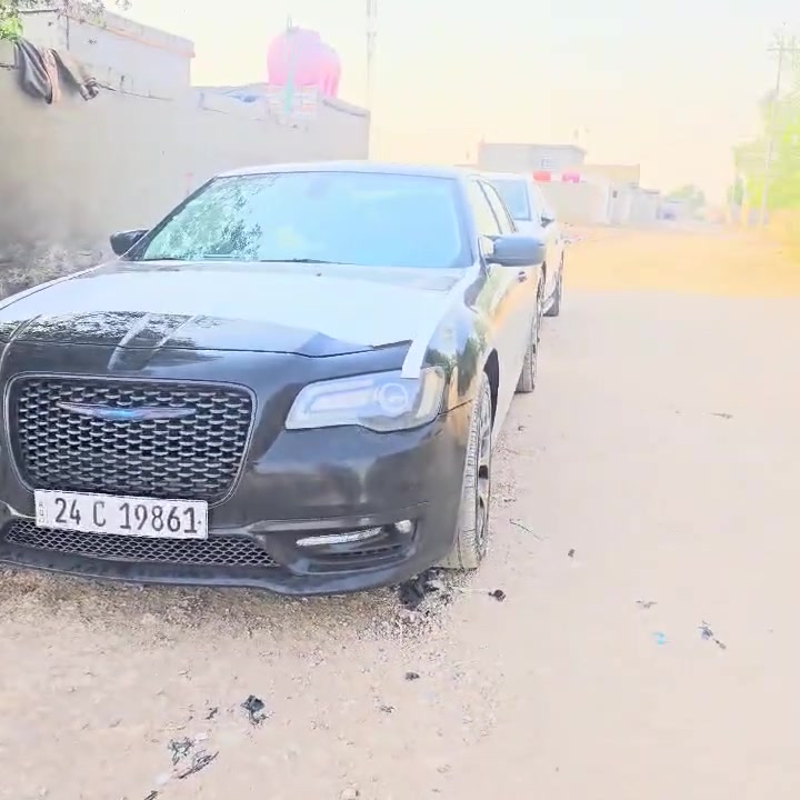 سلام عليكم 
اوباما كرايسلر 2016 c300
 اعلى فئه الفخامه فول مواصفات 
 صالنصه رياضي بدون صوت بلادي

لون اسود رقم دهوك 
ويل مرتب 
سياره مرتبه مال جناي

للاستفسار  ***********

