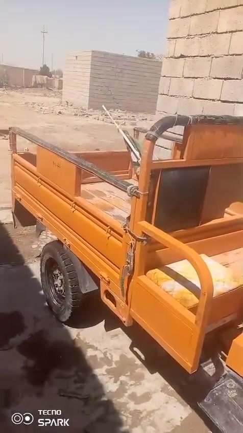 السلام عليكم مكلف بالنشر ستوته للبيع نضيفه بدي نضيف شاصي مكفول كهربائيات شغاله سلف رقم راعيها 
***********.       سعرها 1600 وبيها مجال
