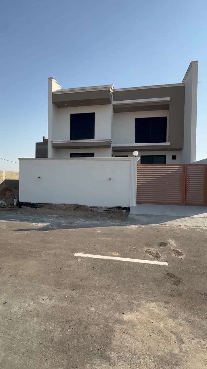 دار للبيع مساحه ٢٠٠م
طابو زراعي سند ٢٥
السعر ١٤٥ وبيه مجال 
بابل ورديه داخل قرب سيد موسى ع
‏***********
