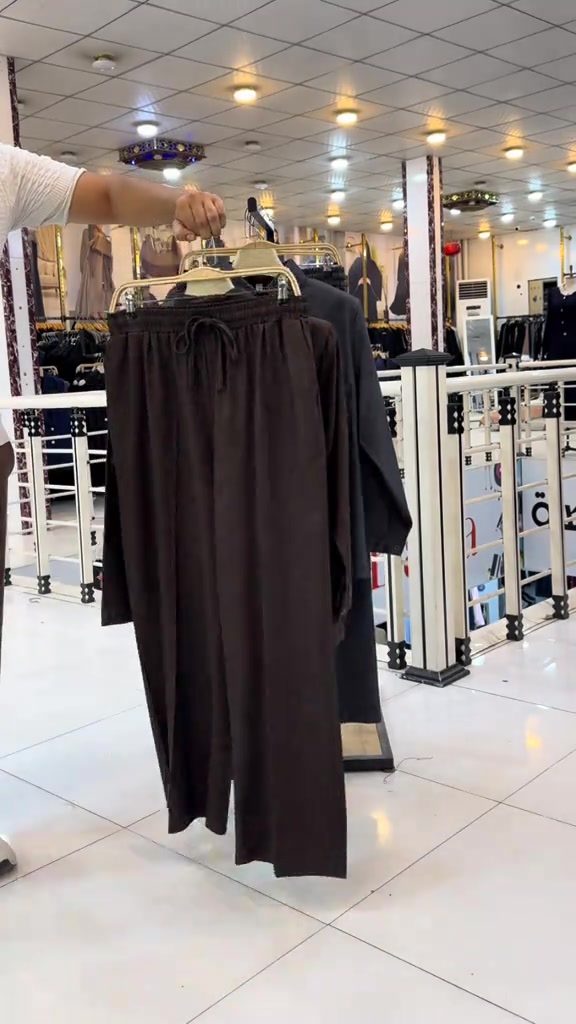 ملابس • للبيع