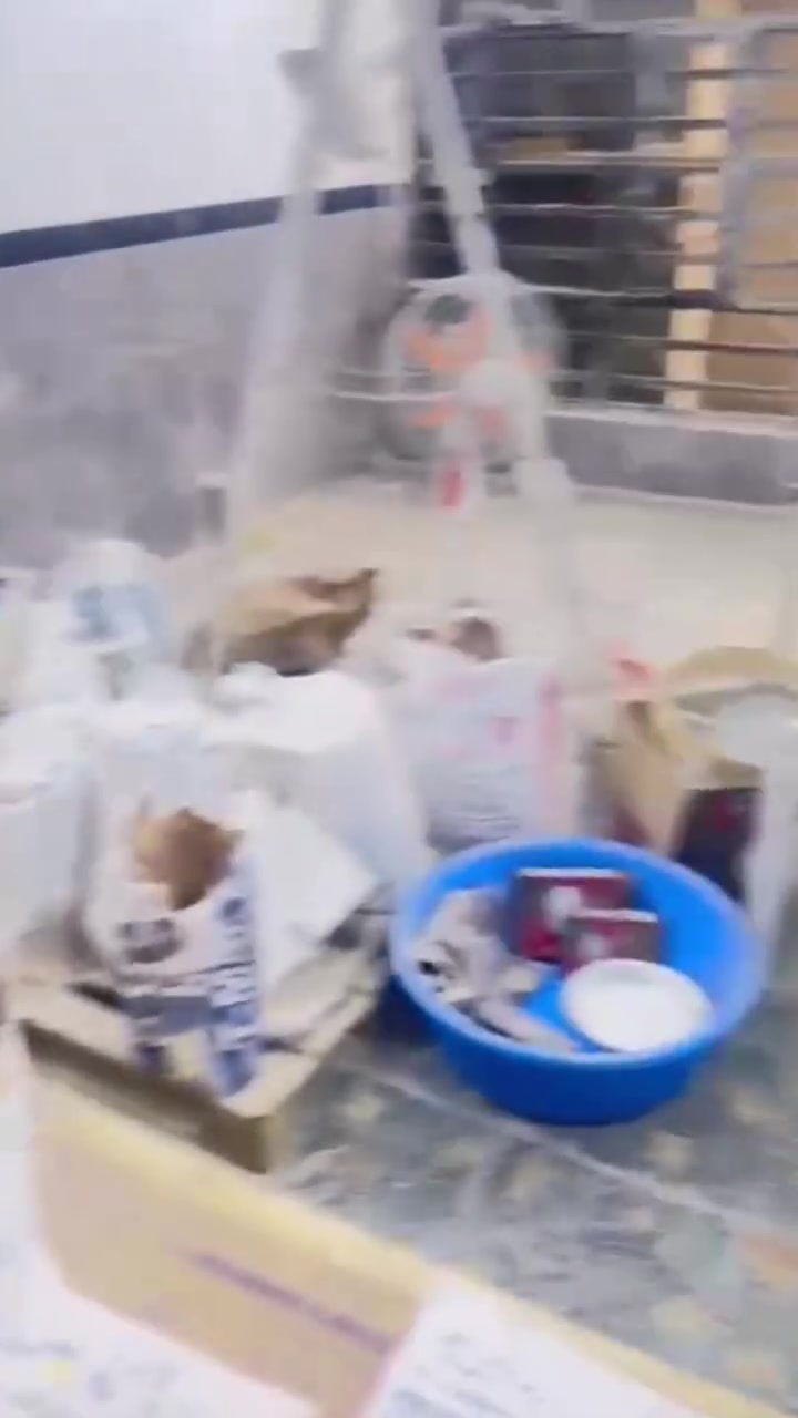 متوفر سكن طلاب في الزعفرانيه الكبيسي احنا طلاب ومحتاجين بعد طلاب موجود واتساب ***********
ويوجد غرفه طابق ثاني ما طالعه بالتصوير
