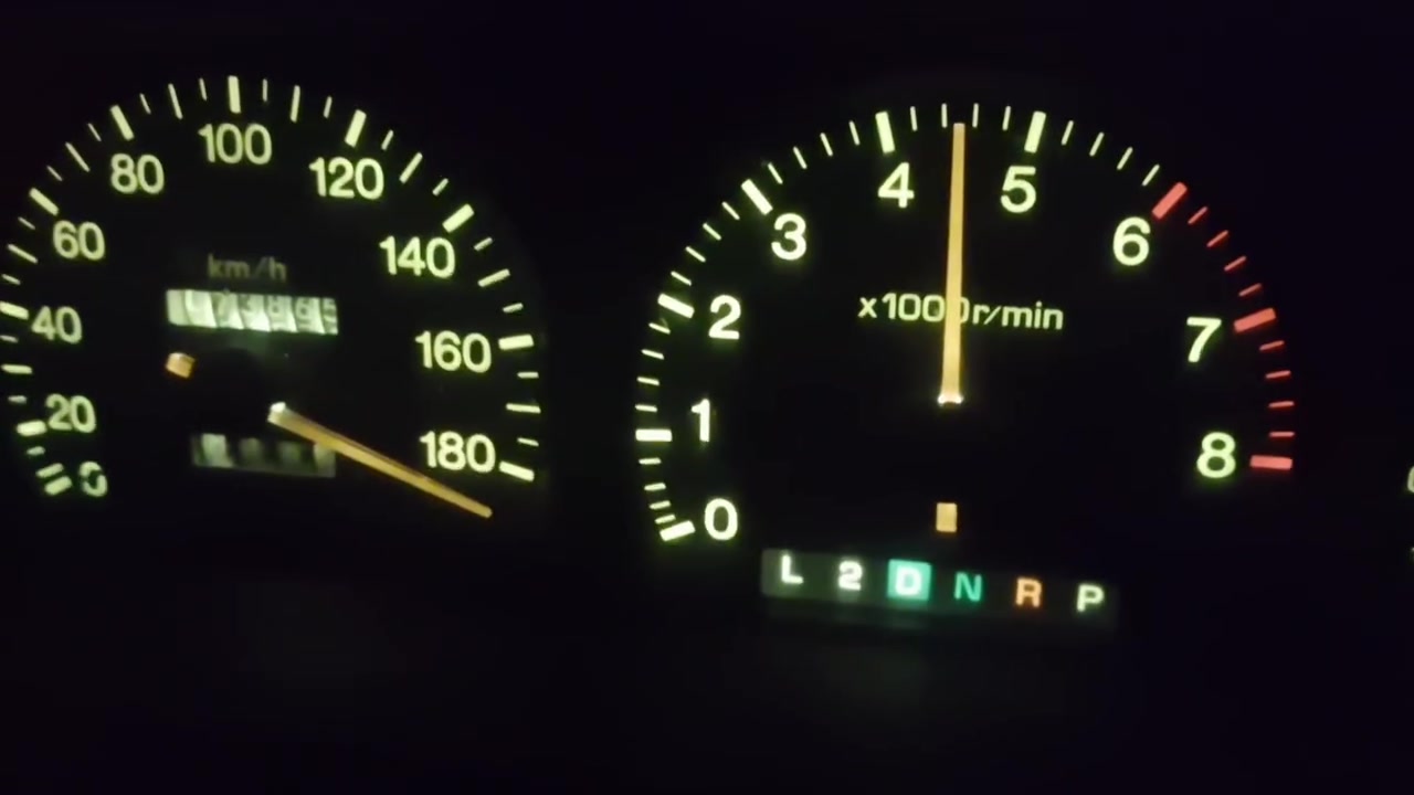 ارنب موديل 95 بسمي شخصيا رقم بغداد سنويه جديده
مكينه 3.000 وكير شرط.
تبريد ثلج سياره نظيفه كلش. دواخلهه شركه مابيهن شخط.
مكفوله من الكص والعيب الشرعي والصبغ العام.شرط بيهع قطع صبغ اخرى.
شاشه كاميره دوراه حداديه كلشي شغال بيهه. 
محور تحويرة جيده شرط ١٨٠ وهد استيرن. مع التبريد.
*********** مكاني السماوه السوير ال غانم
