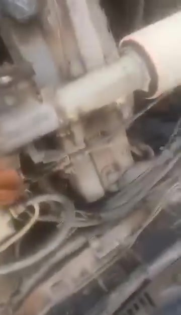 محورة ونجي
عندي بية وكالة 
حدادية ممتازة 
الكشر ودواخل شوفت عينكم 
الكير البك من تحمة السيارة يصفن 
والمحرك بي تنقيص قليل لابخار ولادخان 
كهربائياتة شغالة   جام شغال 
سكن اشاير   لايت شغال 
مكاني طوريج  كربلاء 
***********
سعرة 15 وبية مجال حك الجية
