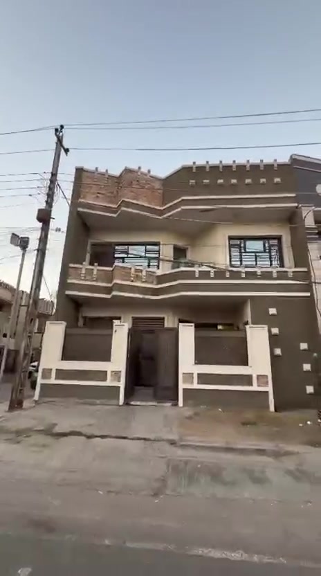عقار للبيع 🏠 مساحة 100 بغداد حي الحسين
على الخدمي مباشر مقابيل مجمع النسيم 📍 الواجهة 8 نزال 12:5
‏محتويات: أربع غرف نوم 🛏️، صحيات عدد أربعة 🚿 والسعر مناسب 💰
الاستفسار: ***********
