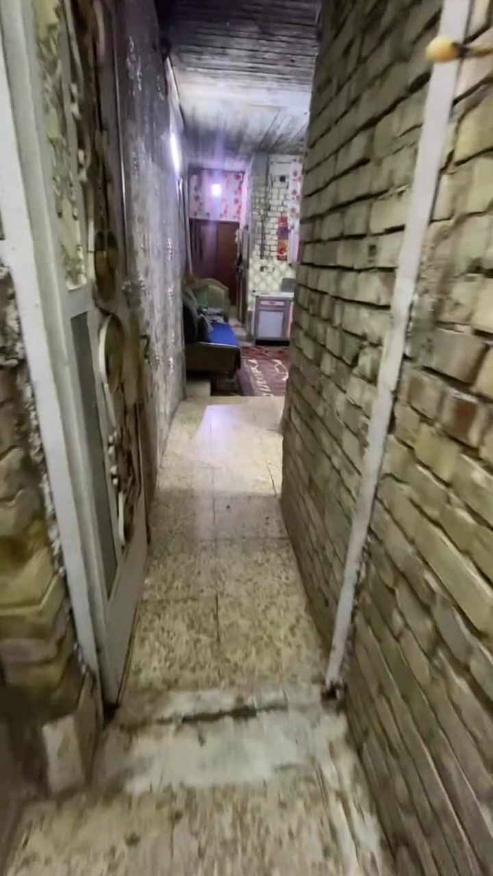 سلام عليكم بيت للبيع في بغداد منطقة الامين الثانيه خلف السده الاوله يحتوي البيت على استقبال مطبخ وغرفتين نوم وصحيات طابق الثاني قفط غرفه نوم و صاله لمعلومات اتصل عل هاذه الرقم ***********
