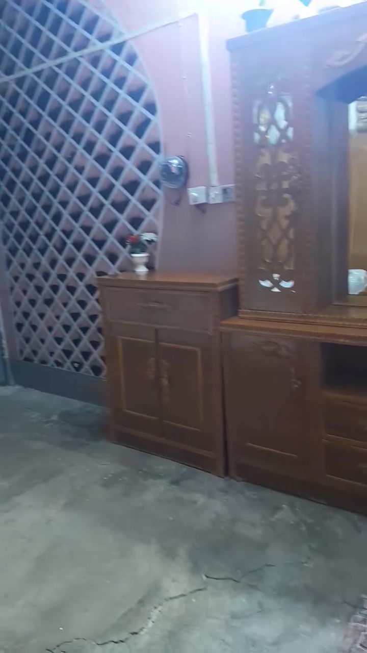 سلام عليكم من رخصت الادمن غرفه نوم للبيع كامله مستخدمه اقل من سنا ***********بي واتساب
