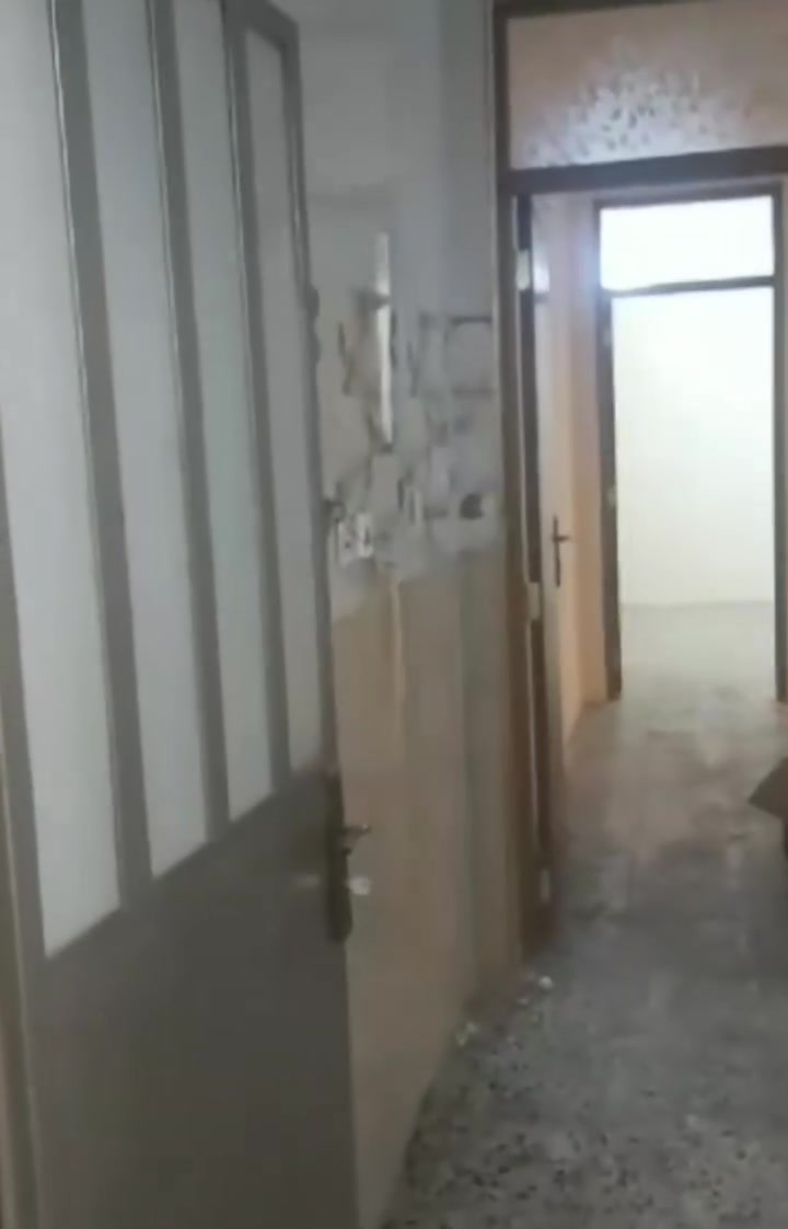 🏠✨ أريج للعقار ✨🏠
📢 متوفر مشتمل للايجار – طابق أول
🔐 معزول تماماً ومستقل
📐 مساحة غرفة النوم: ٤ × ٦
يتكون من: 🛋️ صالة
🛏️ غرفة نوم واسعة
🍳 مطبخ
🌿 بلكونة
💰 الإيجار: ٣٠٠ ألف دينار قفل
... دلاليه 100 الف فقط 
📍 العنوان: كريعات – قرب جسر العبرة
📞 ***********
📲 متوفر واتساب
🌹 للاستفسار والتفاصيل تواصلوا ويانا
