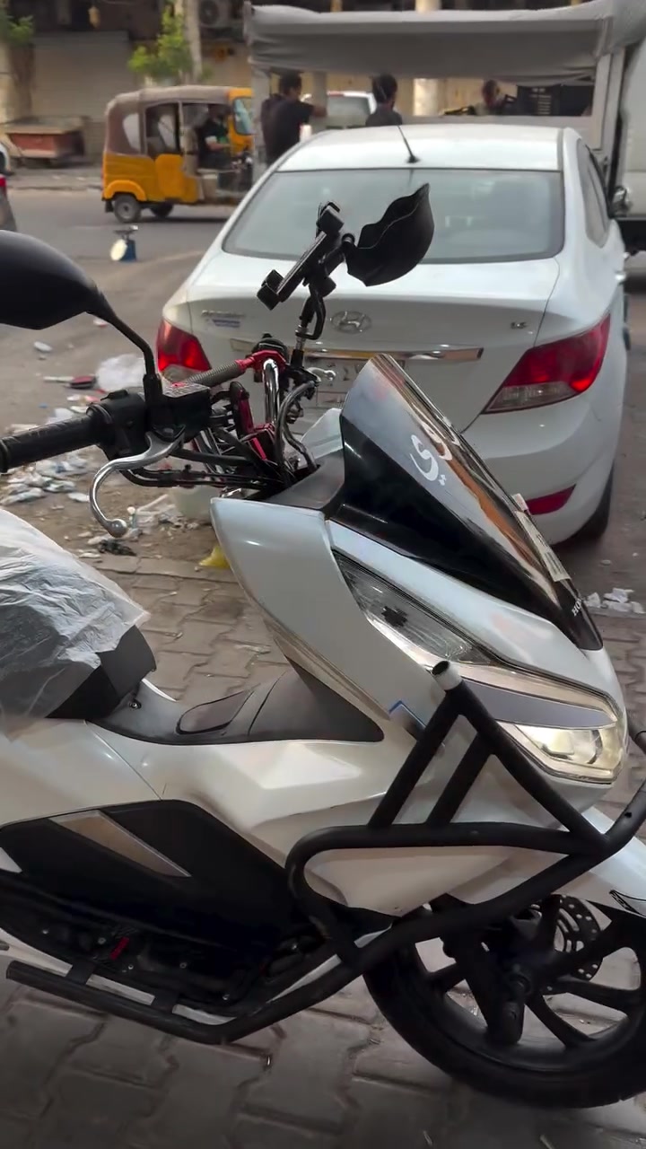 سلام عليكم.... سلام عليكم....
دراجة  (PCX)(جيل الثالث 🛵 للبيع

دراجة شلعه معدل كهربائيات كلهه شغاله 

دراجة جديده 

أي نقص مابيهة

جيب فيتر وتعال افحص

العنوان بغداد الاستفسار الاتصال على الرقم 📞***********
