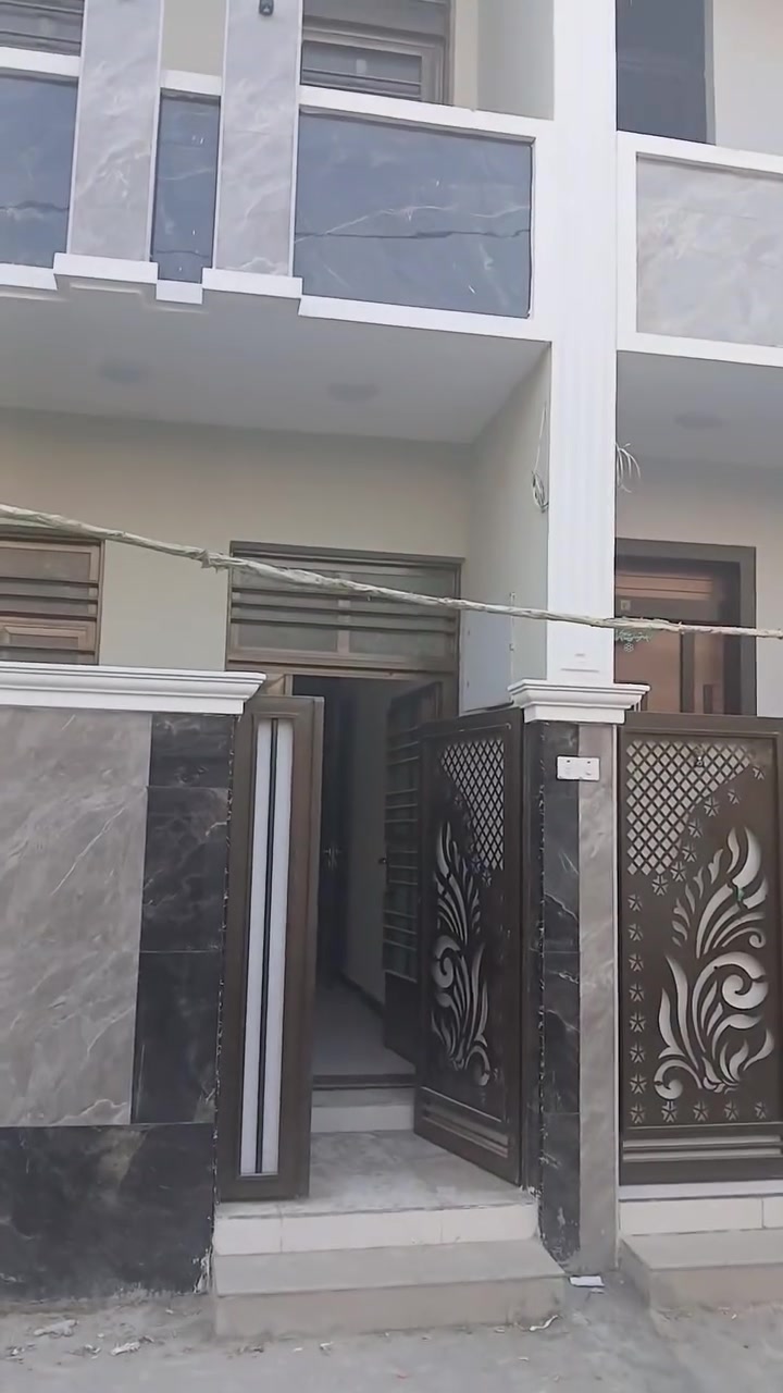 للبيع بيت ٥٥م مسلح جديد 
محلة / ٤٢٦  ز/ ٣٠ مقابل مصور عيسى 
طابق اول/ صالة وغرفة نوم وخدمات 
طابق ثاني/ غرفتين نوم وخدمات 
طابق ثالث/ بيتونة كبيرة وسطح امامي وخلفي 
لاستفسار 
مكتب علي للاستثمار العقاري/ شارع الدور العريض/ مقابل أسواق اسعد 
للاتصال 
***********@
