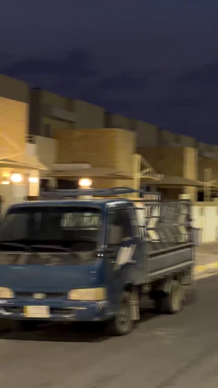 السلام عليكم 
دار للبيع في مجمع بيتي السكني مساحه 216 متر ركن مباشر عالسايدين الزون الثاني نوع كاردينيا مساحه البناء 160 متر مغير الواجهه بالكامل وماثث بالكامل 6 سبالت انفيرتر ومطبخ مع ملحقاته و 3 غرف نوم وطخم قنقات عدد 2 يتكون من 3 غرف نوم وصاله واستقبال ومطبخ وحديقه ديكور مع اناره 
السعر 215 مليون قابل للتفاوض 
ملاحظه الدار سند مسدد كامل والتعامل مع صاحب الدار مباشر 
للاستفسار اكثر الاتصال على الارقام التاليه 
***********
***********
***********
