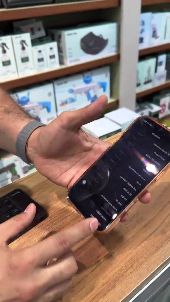 ⌨️ كيبورد Hoco GM71 القابل للطي — تصميم نحيف وعصري، مثالي للعمل والسفر والاستخدام اليومي. 📱 يدعم Bluetooth 5.2 ومتوافق مع Windows وMac وAndroid وiOS وLinux، مع 67 مفتاحاً. 🎒 خفيف وسهل الحمل، وينطوي بحجم صغير ليكون رفيقك المثالي أينما تذهب. 🔥 السعر: 25 ألف دينار | 🚚 التوصيل لجميع محافظات العراق 5 آلاف | 📞 *********** #creatorsearchinsights 
