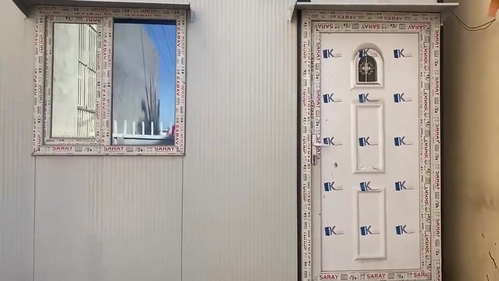 السلام عليكم كرفان للبيع نضيف جدآ اخذته ب مليون 600 وحالين معروض للبيع بلمليون و200وبي مجال مستخدم مدة شهرين فقط العنوان بغداد جميله رقم ***********
