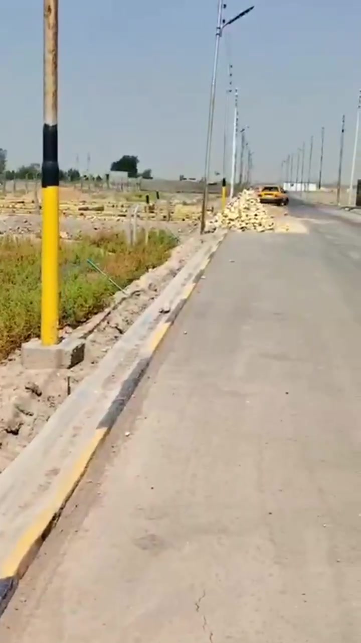 عرصة للبيع مساحة 200 سند 25 خدمات متوفره تبليط إضاءة ليلية انبوب ماء العنوان حي العسكري نهاية شارع 60 للاستفسار أكثر يرجئ الاتصال علئ الأرقام الاتية 
***********
***********
