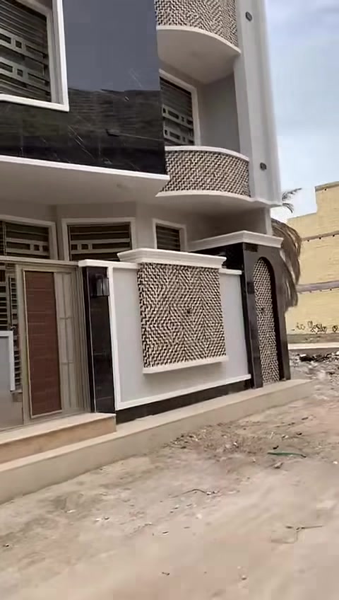 بيت للبيع 100متر طابقين 3غرف نوم سند 25مباشر تحويل من صاحب الارض بناء 26 فول مواصفات موقع مقابيل حي العباس فرع مقابيل النافوره طريق زوار عامود 12شارع  طريق بغداد كربلاء يبعد عن الامام 2كيلو فقط او اقل تبليط عوض شارع 9متر
للستفسار ***********
