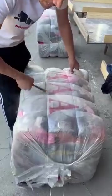 ملابس اطفال سعر القطعه ب ربع دينار العنوان بابل الإسكندرية شارع المعمل مجاور مصرف الرافدين اسم محل احمد باله وقت دوام من ساعه 3 عصر الي 12 بليل
