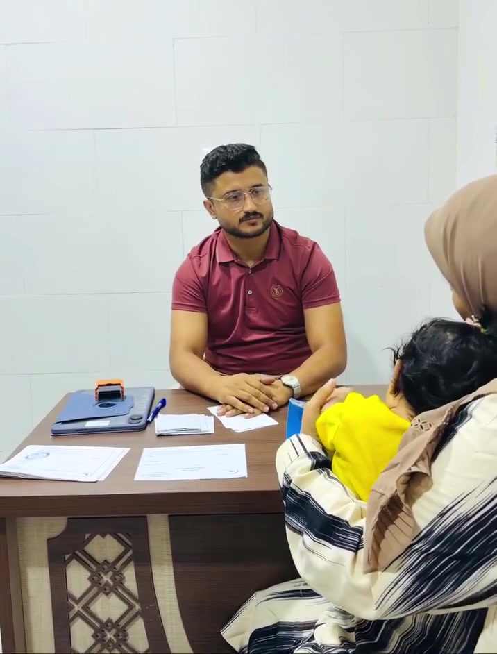 الدكتور (مصطفى الداود)
• جراحة الدماغ والعمود الفقري والأعصاب والمفاصل 

طفلة في مقتبل العمر عانت من خلع ولادي من اليوم الاول في حياتها مع وجود صعوبه وشلل مؤقت في اليد اليسرى بسبب فقدان الظفيرة العصبية لوضيفتها وهاي اليوم بعد العلاج اللازم والمتابعة الدقيقة وبحمد الله استعادت حركة يدها بأجواء مغمورة بالسعادة لوالدتها

الانبار - هيت - مجمع سلامتك الطبي
للحجز والأستفسار: ***********
