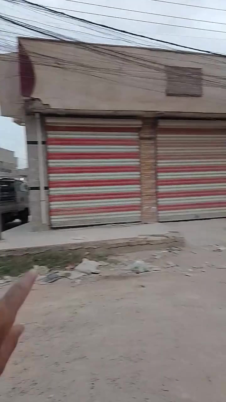 بناية تجارية • ٣ محلات • ركن بين شارعين