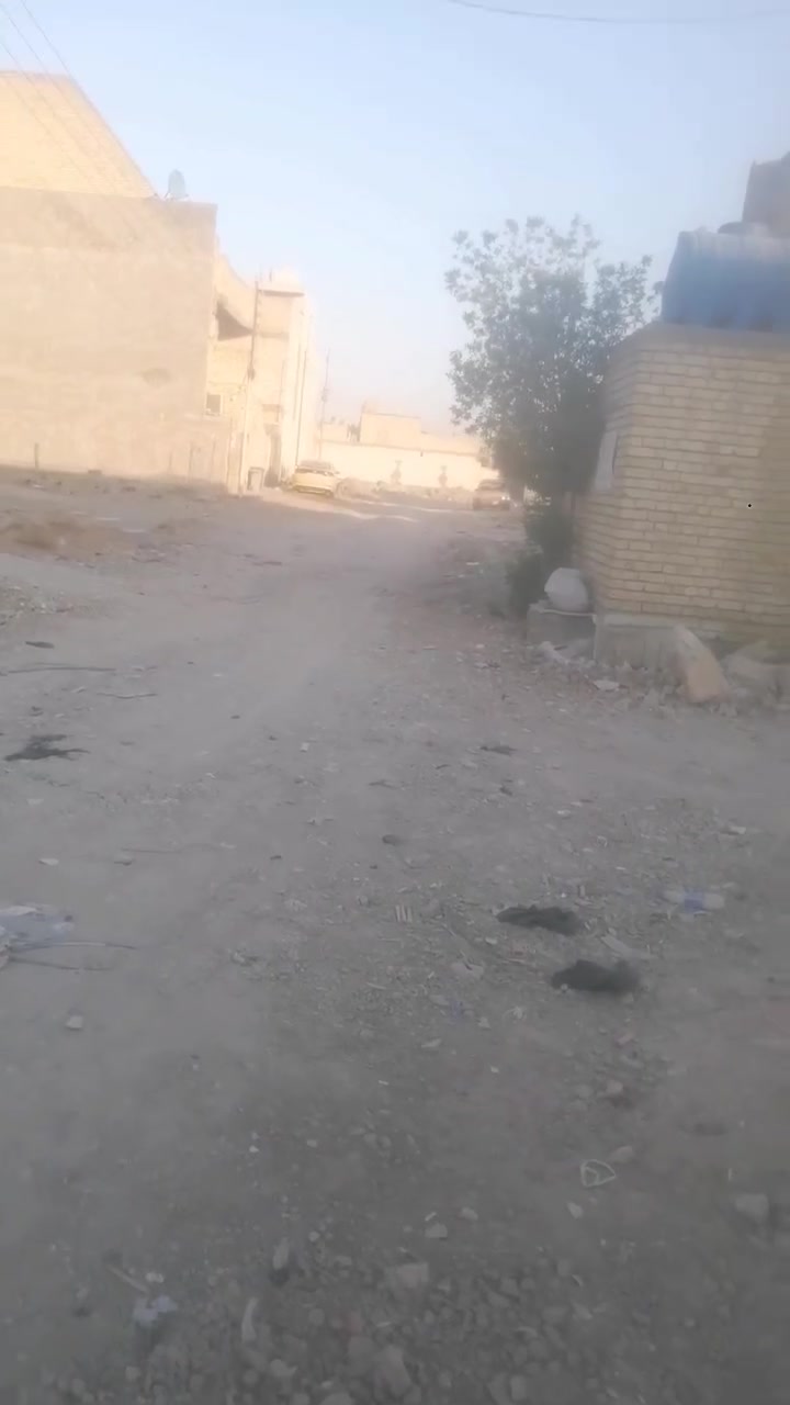 سلام عليكم من رخصه مدير الكروب للبيع قطعه 100 متر 5x20 زراعي الضباط الثانيه البلديات كاع ابو شهد بضهر شارع عشرين قرب المولد الزركه خدمات ماي ومجاري وكهرباء بس تبليط بعد العسر 32 وبيها مجال قليل الاستفسار على الرقم ***********
