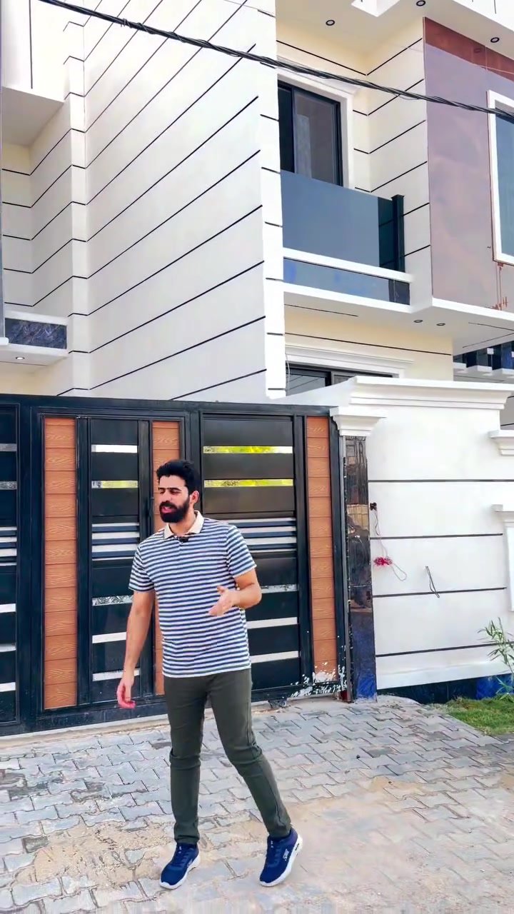 من اهم العروض يتوفر لدينا  ثلاث مجمعات سكنيه  كل مجمع يحتوي على 10 بيوت 
 بمساحات مختلفه واسعار تنافسيه التفاصيل داخل الفيدو 
للاستفسار اكثر  اتصال او مراسله ع الارقام التاليه 📞***********☎️***********
