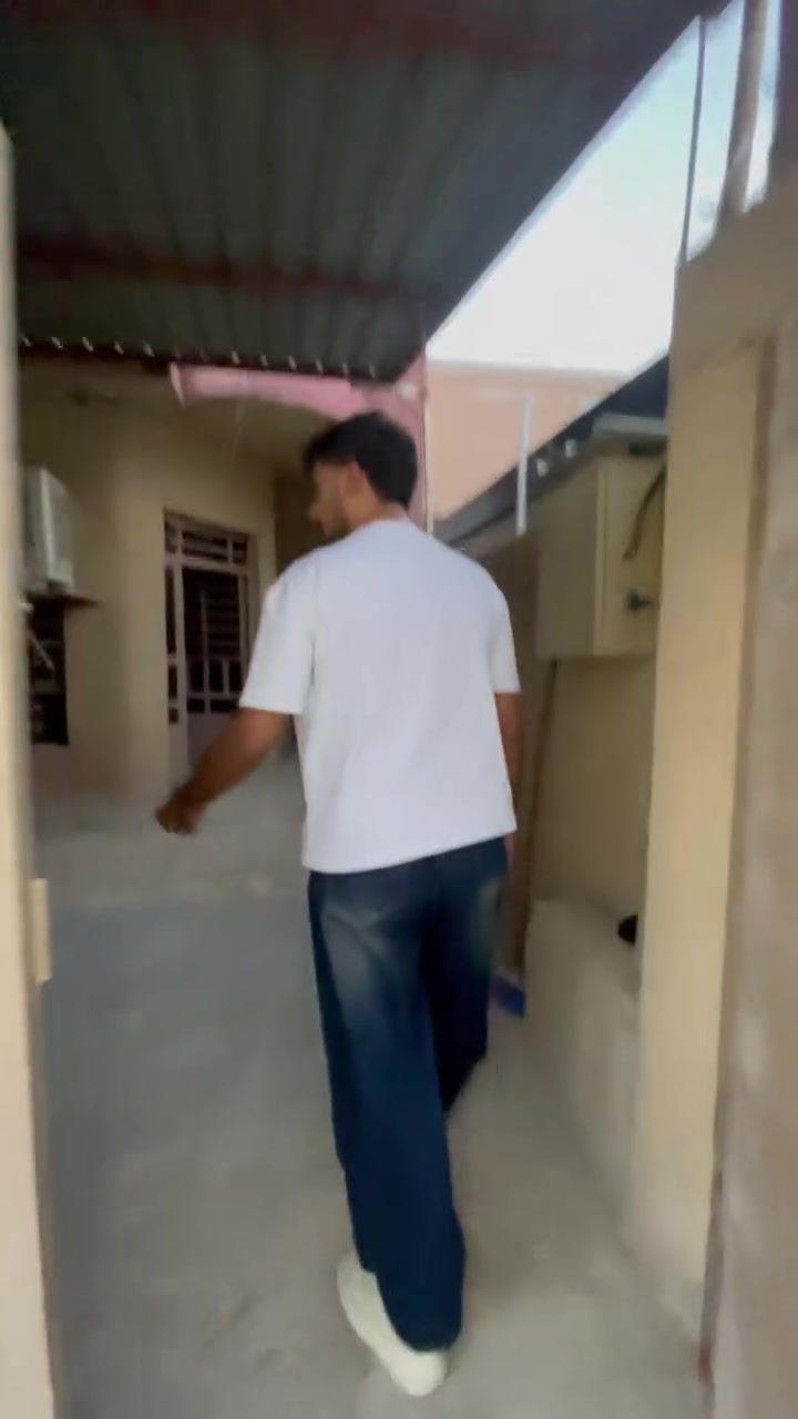 السلام عليكم
بيت للبيع في منطقه الجلاعطه قرب المستوصف سند 25
المساحه 100 متر 
يحتوي البيت على كراج 
مدخلين ثلاث غرف نوم حمام بكل طابق للاستفسار الاتصال ع الارقام التاليه 
***********
***********
